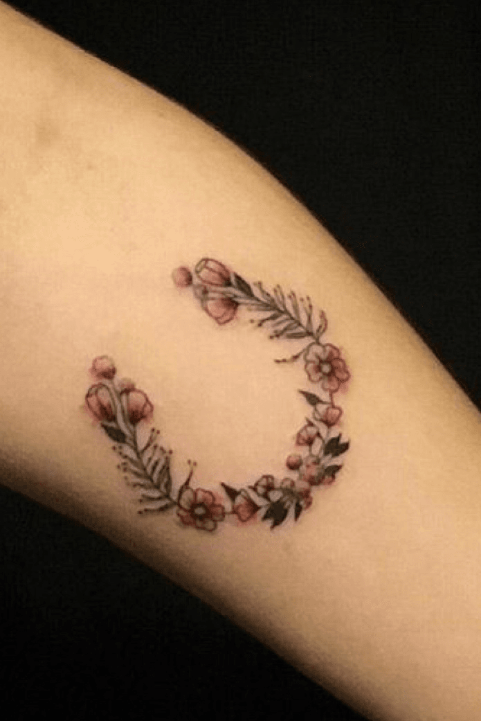 71 Horseshoe Tattoo Ideas for Men and Women 