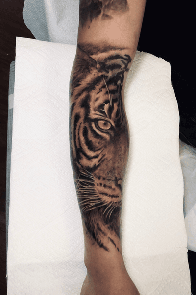 “He who rides a tiger is afraid to dismount.” Chinese Proverb ➡️ Beautiful sleeve in progress by @nestor_ace • • • • • •#sleevetattoo #bc #vancouver #vancity #granvilleisland #westcoast #tattoo #tattooideas #tattoos #tattooer #tatted #ink #inked #inkjunkeyz #inkaddict #besttattoos #vancouvertattooartist #vancouvertattoo #bestoftheday #tatuajes #tatuaje #burnabybc #langleybc #richmondbc #surreybc #ocean