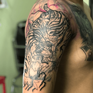 Cover up 2nd session with tiger #coveruptattoo#tigertattoo