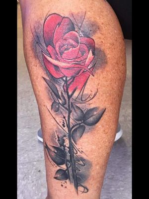 #rose #rosetattoo #colour #black #flower #flowers #roses #newage #art #leg #contrast #roses 