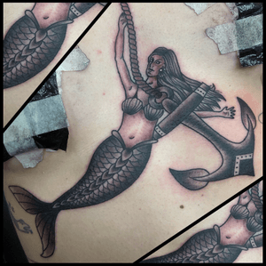 #traditional but also #blackandgrey #mermaid on the sternum. Big challenge. So much fun! #anchor