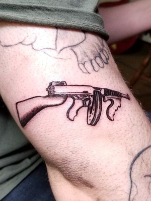 Tommy Gun Tattoo. (Arm/Above Elbow)