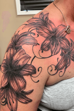 Cool flower tattoo i free handed
