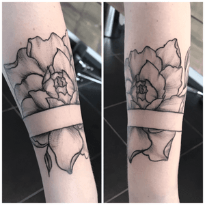 On the lower arm #peony #whipshading 