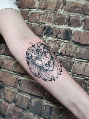 Simba got a new look email for bookings; antbatetattoos@gmail.com Sponsored by @tattooeverythingsupplies #uktta #crownofthorns #silverbackink #silverbackinkinstablack #fkirons #sullenartcollective #chester #tattoo #tattoos #tattooed #tattooartist #tattoostudio #wheretheytatt #antbatetattoos #a_drop_of_black #blackwork #blackworkerssubmission #blackworkers #blacktattooart #chaoticblackworkers #darkartists #btattooing #blxckink #theblackmasters #onlythedarkest #blacktattoomag #tattooeverythingelite #tattooeverythingsupplies #elite25 #thedarkestwork