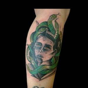 Tattoo de hoy.. medusa.. #tattoo #inked #ink #medusa #medusatattoo #tatuajedemedusa #serpientes #snakes #girl #girlsnakes #girlsnakestattoos #luchotattoo #luchotattooer 