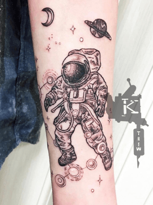 By Kirstie Trew • KTREW Tattoo • Birmingham, UK 🇬🇧 #astronauttattoo #tattoo #tattoos #blackwork #illustrative #birminghamuk