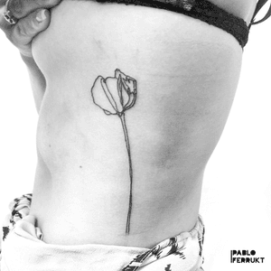 Thin line flower for @annakeziajalk , thanks so much! Appointments at email@pabloferrukt.com or DM.#thinlinetattoo ....#tattoo #tattoos #blackwork #ink #inked #tattooed #tattoist #blackworktattoo #copenhagen #købnhavn #33139313 #tatoveriger #tatted #minimalistictattoo #theoldbarbershop #tatts #tats #moderntattoo #tattedup #inkedup#berlin #berlintattoo #tattoosalonen #singleline #berlintattoos #lineworktattoo #linework  #tattooberlin
