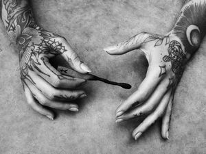 Hands of Laura "The Girl With The Matchsticks" Yahna photographed by Verena Frye for the Descriptive Anatomy project #VerensaFrye #DescriptiveAnatomy #handtattoo #tattooedhands #tattoophotography #tattooart #fineart #photography #hands