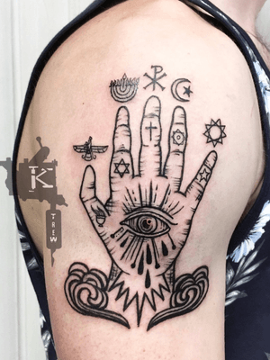 By Kirstie Trew • KTREW Tattoo • Birmingham, UK 🇬🇧 #fineline #linework #finelinetattoo #eyetattoo #illustrativetattoo #tattoos