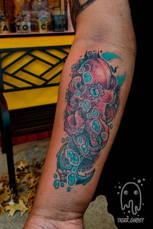Octopus and anchor on the forearm 