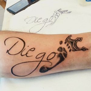Diego👣#diego#tattooart #TattooWork#linework #lineworktattoo #blackandgreytattoo 