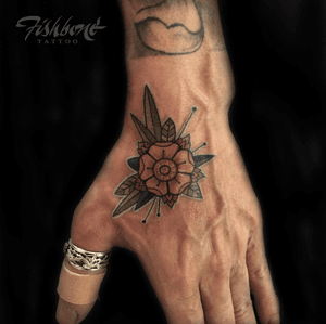 Oldschool Flower Tattoo Inked by: Xương Ká 𝐅𝐈𝐒𝐇𝐁𝐎𝐍𝐄 🐟 𝐓𝐀𝐓𝐓𝐎𝐎-𝐒𝐓𝐔𝐃𝐈𝐎----------------𝐂 𝐎 𝐍 𝐓 𝐀 𝐂 𝐓 𝐔 𝐒📌𝐀𝐝𝐝:149 𝐴𝑢 𝐶𝑜 𝑠𝑡𝑟, 𝑇𝑢 𝐿𝑖𝑒𝑛, 𝑇𝑎𝑦 𝐻𝑜, 𝐻𝑎 𝑁𝑜𝑖 📌𝐇𝐨𝐭𝐥𝐢𝐧𝐞: +84 70 2188 149📌𝐄𝐦𝐚𝐢𝐥: 𝑓𝑖𝑠ℎ𝑏𝑜𝑛𝑒𝑡𝑎𝑡𝑡𝑜𝑜.𝑥𝑘@𝑔𝑚𝑎𝑖𝑙.𝑐𝑜𝑚