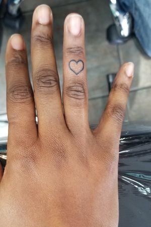 Heart on ring finger 
