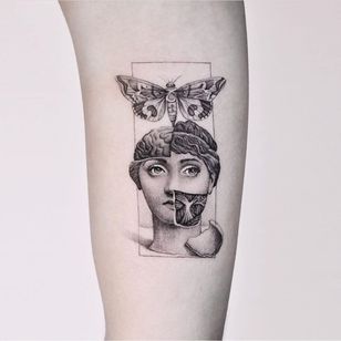 Cool tattoo of Edit Paints #EditPaints #cooltattoos #tattooidea #cooltattoo #cool #favorite #bestoftheday #tattooforwomen #tattoosformen #blackandgrey #illustrative #sutterfugl # møl #fornasetti #arm