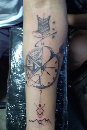 Compass, clock, arrowThree dots by apo whang-od