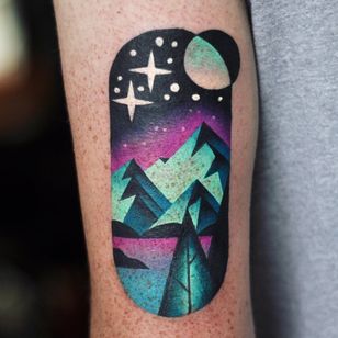 Cool tattoo by David Cote #DavidCote #cooltattoos #tattooidea #cooltattoo #cool #favorite #bestoftheday #tattooforwomen #tattoosformen #bjerge #landskab #skov # Månen #starter #farve #arm