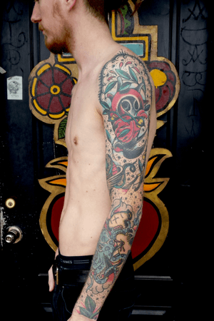 Traditionalish style sleeve for Chads left arm. 