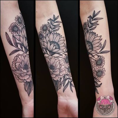 All flowers everything 🌻🌼🌸🌿 My high school friend has new tattoo! Thank you @piksielf 😚 #tattoo #tatouage #tattooidone #tattooidea #flowers #flowerstattoo #peony #peonytattoo #peonytattoodesign #peonyaddict #sunflower #sunflowertattoo #floraltattoodesign #floraltattoo #smallflowers #blackandgreytattoo #lowerarmtattoo #octopustattoostudio #octopustattoostudiozagreb #zagrebtattoo #zagreb #bo_mademoiselle #bo_mademoiselle_tattooing