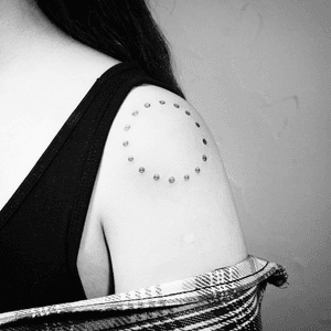 #kyo #kyotattoo #fineline #singleneedle #tattooberlin #tattooartmag #tattodo #tattoo #tattooideas #tattooinspiration #europetattoo #berlintattoo #hamburgtattoo #berlinink #tattooartist #tatt #ttt #ttism #tattooing #creativetattoo #dotworktattoos #sketchtattoos #blackink #tattoos #berlin #designtattoo #design