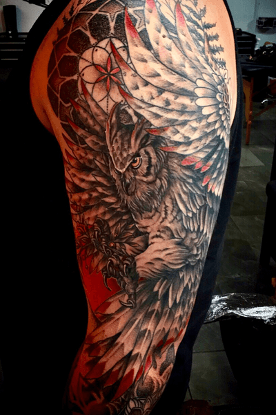 Would like to put more of mixed style animals together. Now booking #owl #sleeve #dotwork #geo #geometric 