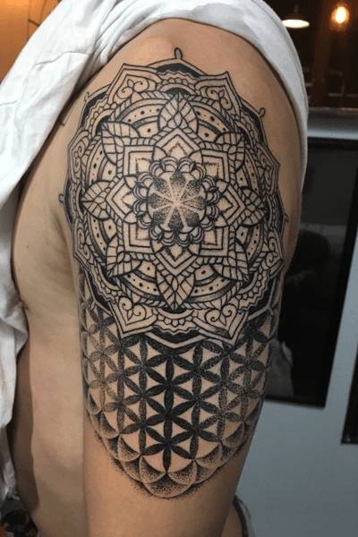 Geo piece from awhile back. Would like to put more of these together. Booking for Aug and sept. #geo #mandala #peaces #blackandgrey #bng #artist 