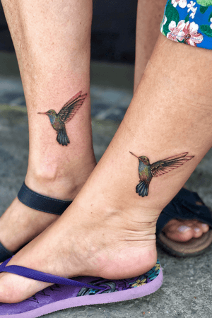 Matching Hummingbirds 🐦                               #tattoo #tattoos #tatts #uk #nottingham #colourfultattoos #watercolourtattoo #animaltattoo #birdtattoo #birds #colour #uktattoos #nottinghamtattoos #inked #ink #colours #floral #birdstattoo #hummingbirdtattoo #hummingbird #matchingtattoos #matching #tattooideas #tattoodesign #details #tattoodetails #greenpower #green #london #londontattoo