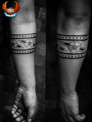 #forearm #bandtattoo #flowerbandtattoo #design #inprogress #flowertattoo #handtattoo #dot #forearm #tattoo #design #inkholic #tatt #boystattoo #tattooformen #tattooz #chandigarhink #chandigarhtattoo  #chandigarhbest #tattooartist #mohali #handtattoos #hygiene #tattooathome #freelance #freelancing