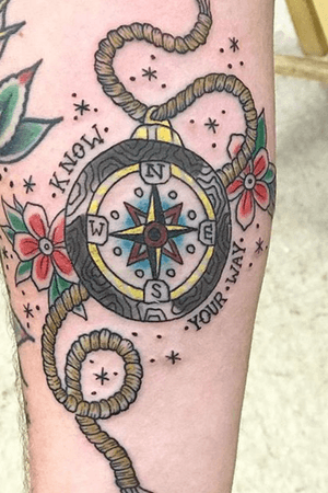 Fun traditional style compass 