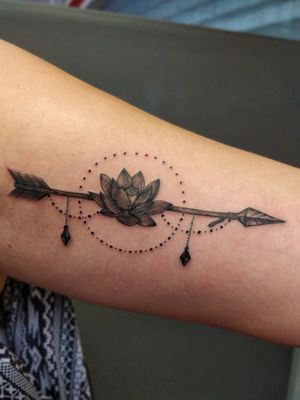#ornemental #lotusflower and #arrow 