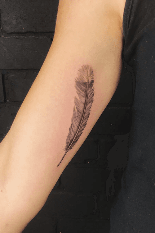#feather #huiafeather #bng #delicatetattoo