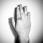 #kyo #kyotattoo #surrealism #realism #finger #fingers #fingertattoo #music #minimalism #microtattoo #tattooberlin #tattooartmag #tattodo #tattooideas #tattooinspiration #europetattoo #berlintattoo #hamburgtattoo #berlinink #tattooartist #tatt #ttt #ttism #tattooing #creativetattoo #dotworktattoos #sketchtattoos #blackink #tattoos #berlin #designtattoo #design