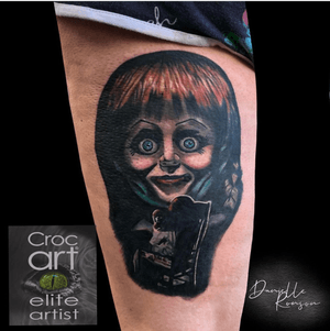 A better photo of yesterday’s portrait done at @halloweentattoobash on the fabulous @woookie_ Had and amazing weekend and met some outstanding artists!! Sponsored by @mania_tattoo_supplies @crocarttattoocare #tattoo #tattoos #femaletattooartist #annabelledoll #elitecartridges #annabelle #horrortattoo #portrait #colourtattoo #worldfamousink #ezpen #uktta #dynamicblack #yayofamilia