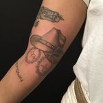 Cowgirl hat tattoo by Doreen Garner aka flesh and fluid #DoreenGarner #fleshandfluid #savedtattoo #NewYork #Brooklyn #cowgirl #blackandgrey #tattooedtravels #tattooideas #tattooshop #tattoostudio #travel #tattoos