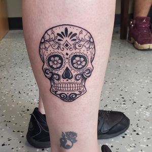 Not a micro sugar skull but still a fun ass tattoo to do.  Hit me up to make an appointment.   Message me to setup your next tattoo.Please like and follow me @tattooedbyjesseFB, IG, SC, pinterest, tumblr, twitter, tattoodo app, and for my artist page; www.facebook.com/tattooedbyjesse#TattooedByJesse #ComeGetSomeInk #LoyaltyTattooCompany #DynamicBlack #Fusioninks #EternalInks #Tattoo #Tattoos #MichiganTattooArtists #MichiganPiercers #Tattooed #sugar #skull #sugarskull #daisy #daisies #vines