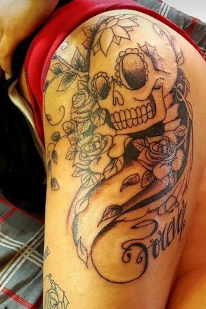 Not finished first session... But we are on a roll sugar skull❤❤❤