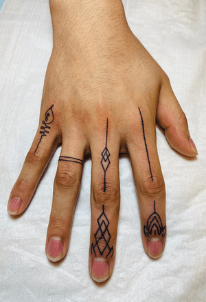 Hand finger mini tattoo