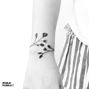 A bracelet I did this week @tattoosalonen . Have a nice weekend people! Appointments at email@pabloferrukt.com or DM.#finelinetattoo ...#tattoo #tattoos #tat #ink #inked #tattooed #tattoist #art #design #instaart #geometrictattoos #flowertattoo #tatted #instatattoo #bodyart #tatts #tats #amazingink #tattedup #inkedup#berlin #tattoosalonen #denmark#bracelet #copnhagen #fineline #dotwork  #københavn #flowers