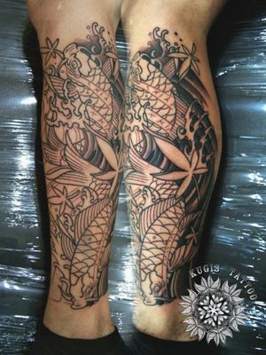 Start of a leg sleeve on a really taught guy from the other day.🐲🐉🐟I love this style!!give me more please!!!🐲🐉🐟Thank you so much for the trust!!!....#kugistattoo #kugis #kugistattooart #boldlines #stixistattoosupplies #tattooworks #tattooworkers #tattoo #tattoos #tattooart #japaneseinspired #koi #neojapanese #koifish #fingerwaves #tattoodo #orientaltattoo #blackandgreytattoo #japanesetattoo #tatt #luckymonkeytattooneedles #eikondevice #fusionink #inkstinctsubmission #thinkbeforeyouink #tattoolife #inkstagram