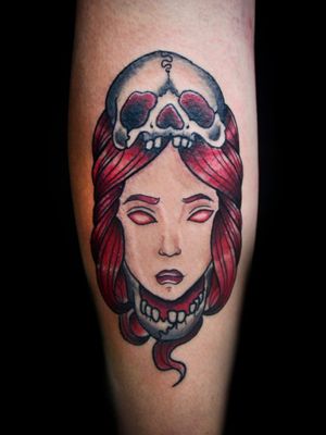 Tatuagens com horário marcado ⌚Orçamentos e agendamentos pelo WhatsApp ☎ (11) 96545-7569 ou pela página do estúdio no Facebook : @mementomoritattoostudio 💀⏳🕯Estamos localizados próximo ao metrô Tucuruvi 🚇 #tattoo #tattoolife #tatuagem #tatuaje #ink #inked #tattoo2me #skull #redhead #witch #red #baseotto #neotrad #neotraditionaltattoo #neotraditional #face #color #colortattoo #tattoosp #braziltattoo #tucuruvi