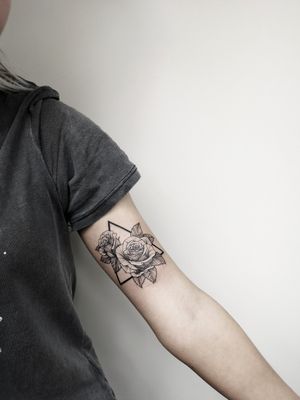 Roses 🌹Follow me on Instagram! Bookings only via Instagram: @nikita.tattoo🇱🇹 Lithuania, Kaunas 🧭#tattoo #tattoos #tattoodesign #tattooartist #linework #lineworker #lineworktattoo #thinlinetattoo #fineline #dotwork #dotworktattoo #minimalism #minimalistic #minimalistictattoo #blackwork #blackworker #blackworktattoo #kaunas #lithuania #inked #inkedgirls #rosetattoo #flowertattoo #floraltattoo #botanicaltattoo #roses #triangletattoo 