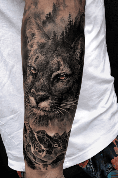 COUGAR #torontotattoo #toronto #lion #liontattoo #sleeve #sleevetattoo #cougar #torontotattoos #realism #portrait 