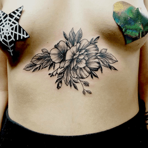 Floral underboob piece