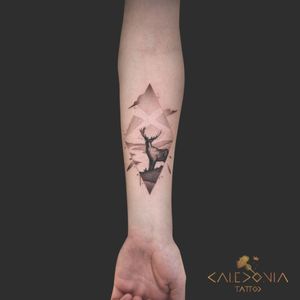 "Saltire"For any tattoo enquiry, please contact me directly on my new website: www.caledoniatattoo.com#caledoniatattoo #dot #dotwork #linework #tattoo #tattoodo #scotland #graphictattoo #tattoouk #graphic #illustration #illustrationtattoo #tattooartist #tattooart #design #style #bodyart #nature #naturetattoo #caledoniatattoostyle #tattoolove #mystyle #deer #deertattoo #saltire #saltiretattoo #edinburghtattoo #scotlandtattoo #scotlandtattooartist