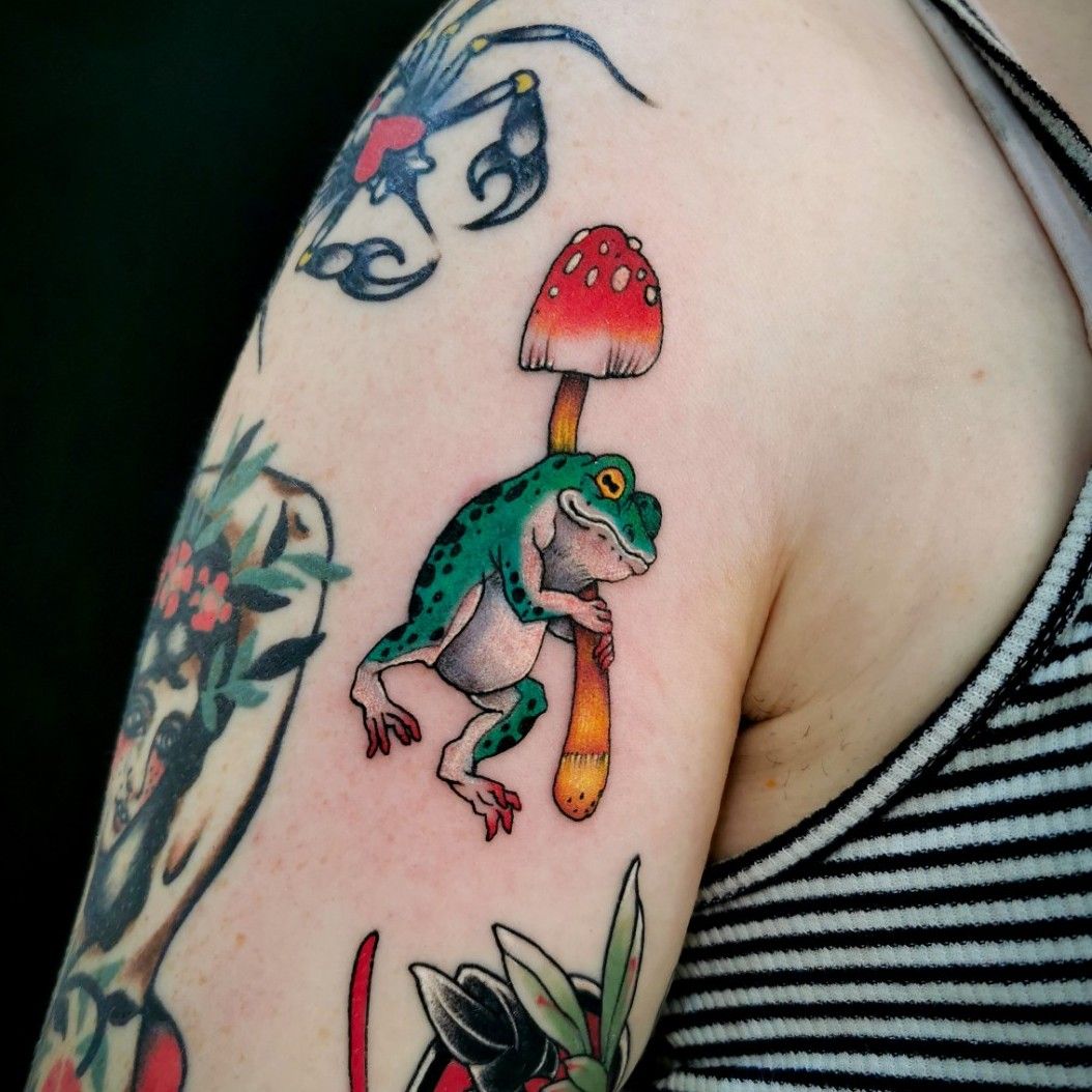 Lee Mullen Tattoos   Mushroom Froggy  for a rad lady I had a blast  doin this so let me do your frogs and mushroom tattoos Dont even trip  dude              