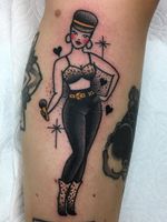 Pin Up tattoo by Roberto Euan #RobertoEuan #pinuptattoos #pinuptattoo #pinup #pinupgirl #lady #babe