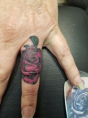 Rose on finger design!