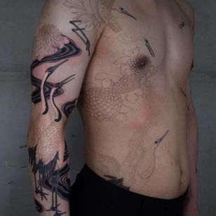 Tatuaje de manga de Haku #Haku #sleeve tattoos #bone sleeves # arm sleeves # sleeves # full sleeve # half sleeve #tattooidea #japanese #Korean artist #cran #flow #flower #bird #feather