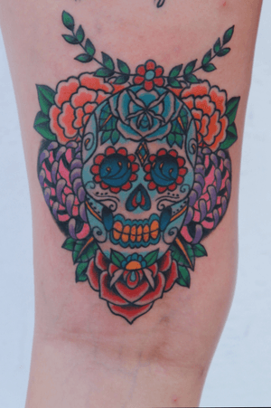 Sugar skull on back of thigh by Travis Luckhurst 