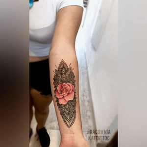 Rose tattoo, różyczka tatuaż Szczecinek